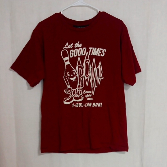 No Boundaries Red Bowling Graphic Tee Size Small - Picture 1 of 4